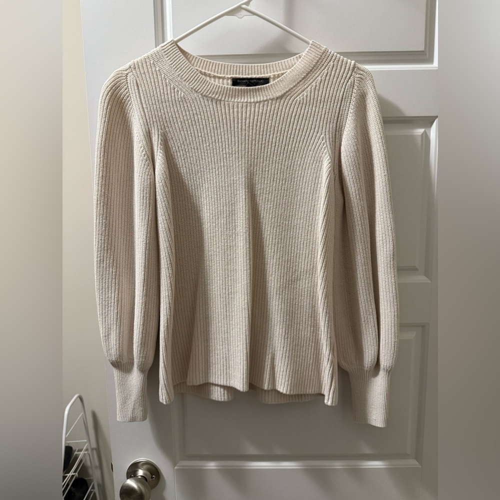 White Banana Republic Sweater